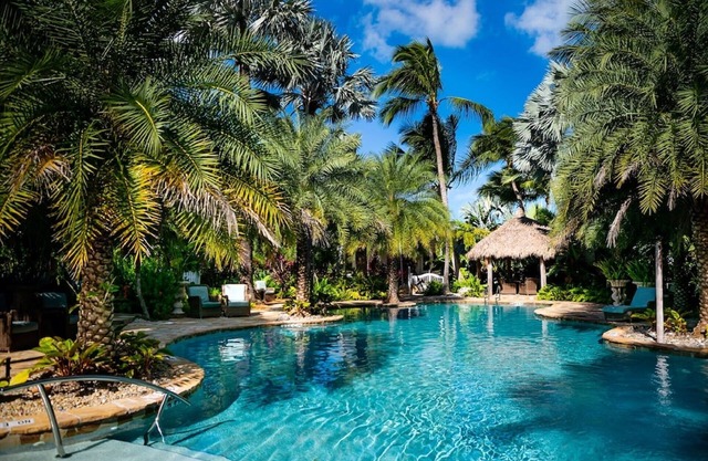 Royal Palm North 3 Bedrooms, 3 Baths, Ocean Front,