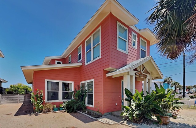 Royal Palm | Pet Friendly, Pool Access