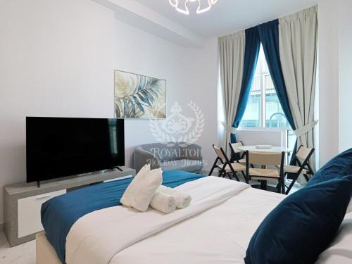 Royalton - Private Pool Luxe Studio in Dubai