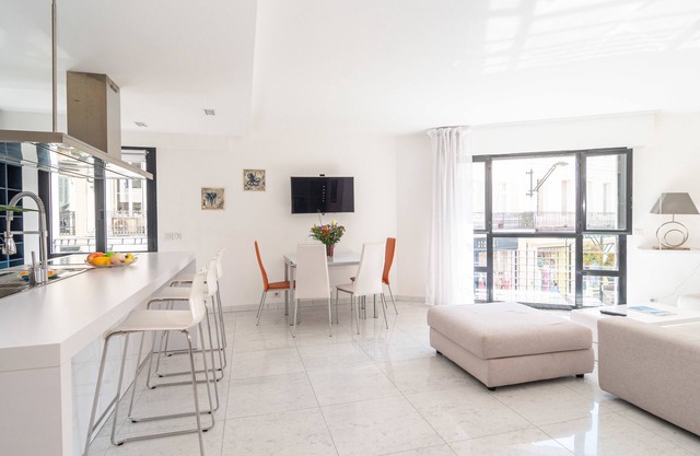 Rue d'Antibes Premium 2 BDR 2 baths Exclusive Olam Properties Cannes