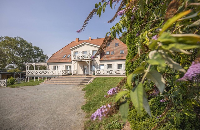 Ruhig und Idyllische Lage im Herzen der Insel Rügen - Gutshaus Silvitz Fewo 02