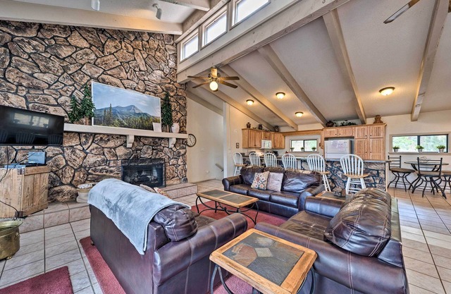 Ruidoso Home w/Private Wet Bar & Pool Table