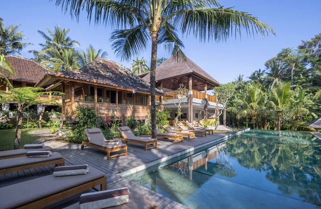 RUMAH KAYU RESORT