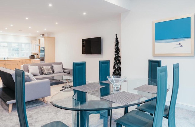 Rural Country Suites- Knowle - (Urban City Suites)