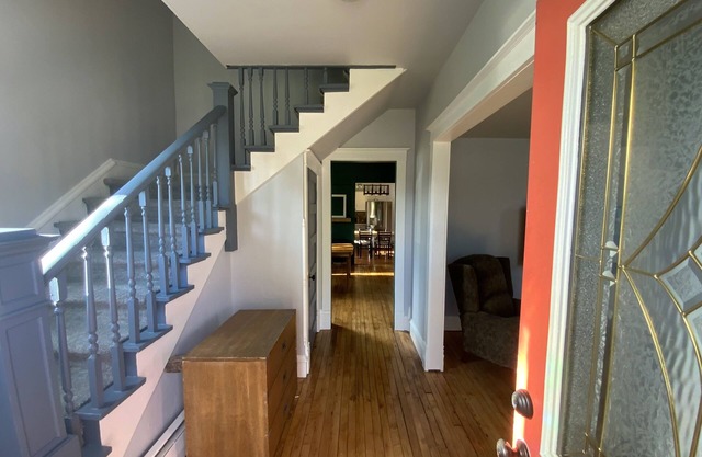 Rural Historic Farm House, Kid and Pet Friendly