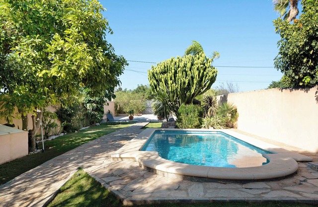 Rural Holiday Home 'El Chorrillo' with Private Pool, Wi-Fi and Air Conditioning