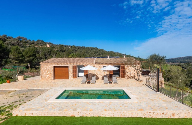 Rural Home "Can Jaume" with Pool, Terrace, Mountain View & Wi-Fi