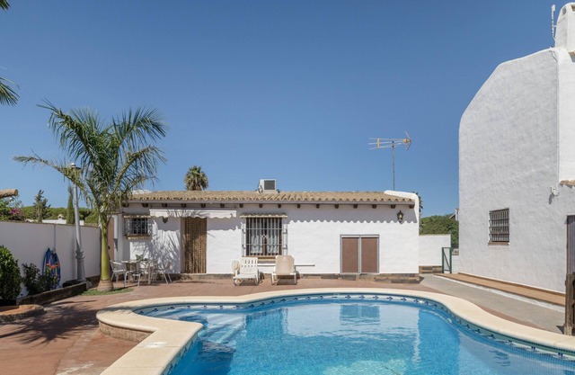 Rural house 'Pepe' with shared pool, Wi-Fi and air conditioning