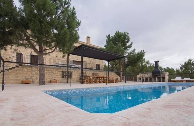 Rural house (full rental) Finca La Llum for 23 people
