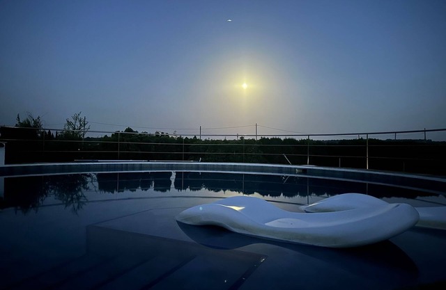Rural house with private pool, billiards, foosball and much more.