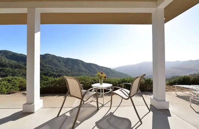 Rural & Spacious Cambria Getaway ~ The Big House at Stepladder Ranch & Creamery