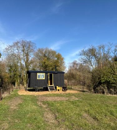 'Russet' Hut on fruit farm