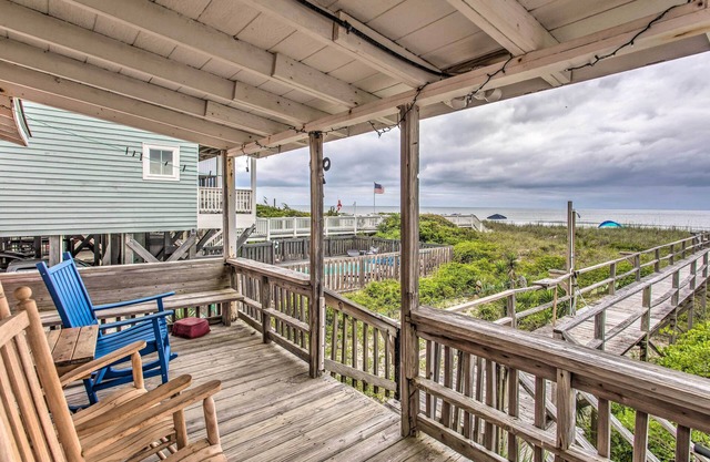 Rustic Beachfront Cottage w/Deck & Boardwalk