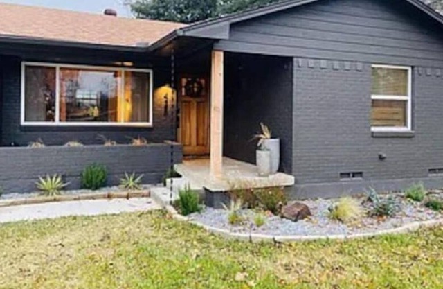 Rustic Boho Home in Richardson with Hot Tub!