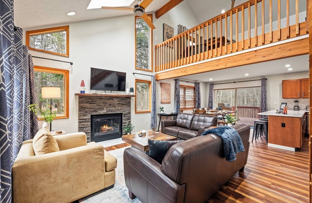 Rustic-Chic Escape w/Hot Tub, Fireplace & Nature Views | Pine Woods Loft