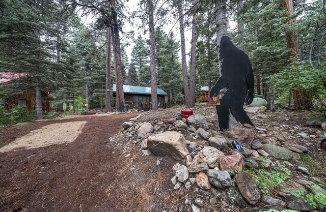 Rustic Cozy Cabin at the base of Greenhorn Mountain.