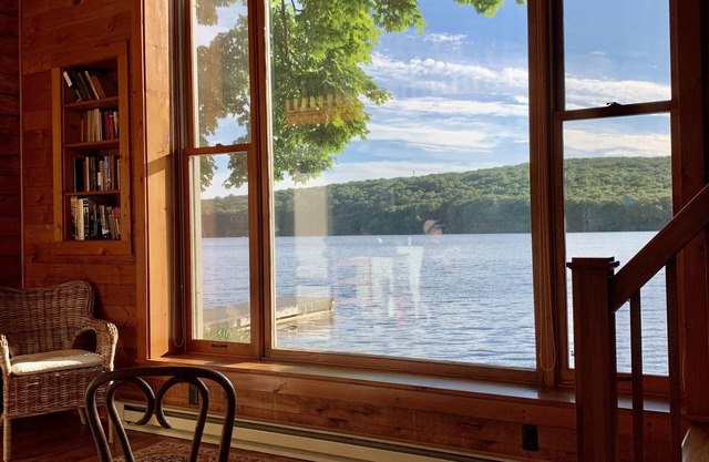 Rustic Lakeside Cabin at White Gate Farm