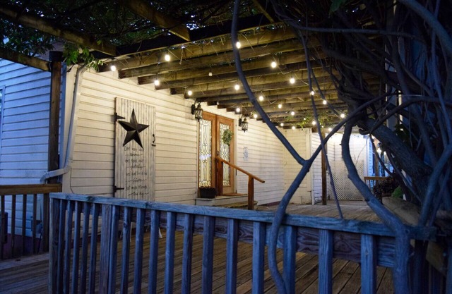 Rustic Reserve: Vineyard Retreat