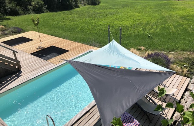 Rustic Retreat: Heated Private Pool, Large Terrace, Modern Amenities in Dordogne