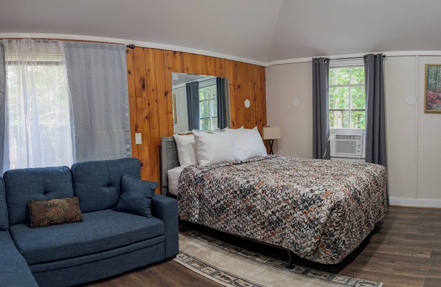 Rustic Traditional Cabin Cabin 10B