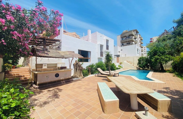 Rustic Urban Villa with private pool - 400 m away from Sandy beach