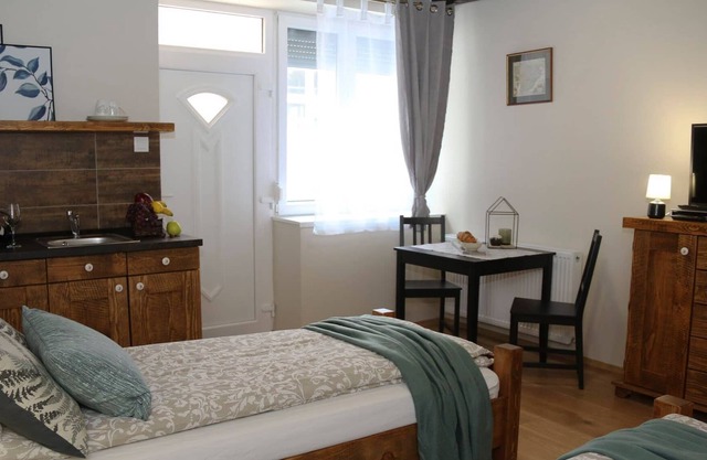 Rusztikus apartman kiadó Százhalombatta szívében!