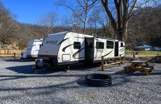 RV Site 8 Camper - Hatfield McCoy Trails