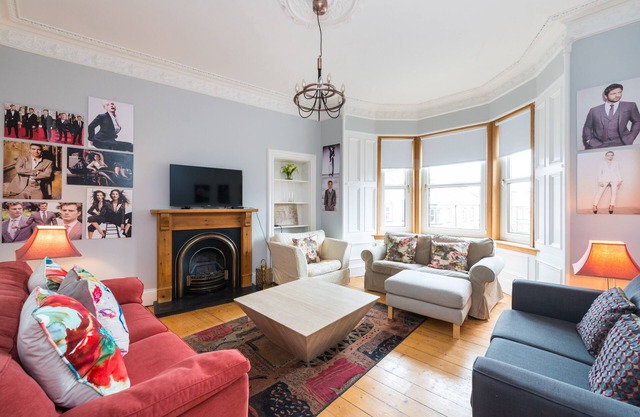 Ryehill Gardens Apartment - sleeps up to 14