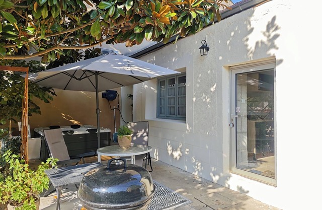 Séjournez au Gîte Üros: Terrasse Avec Spa, Parking Privé, Proche des Sites