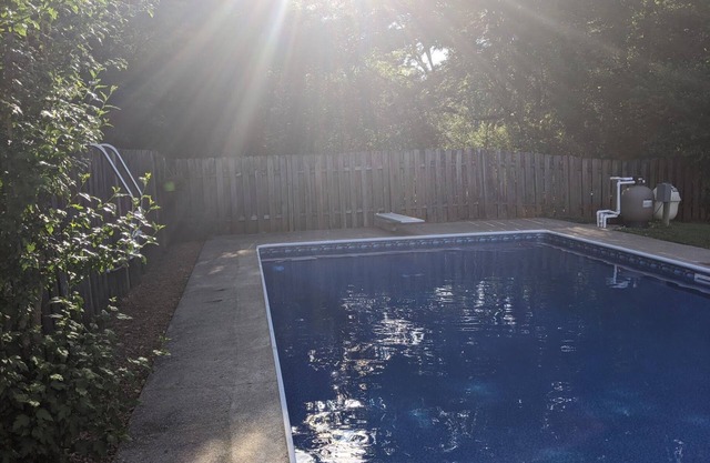 s1. Beautiful home in historic Scottsboro w/pool