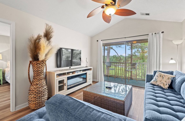 "Safe Harbor" Stunning Golf & Lake Viewsn2 Bedroom 2 BathnProfessionally Cleaned