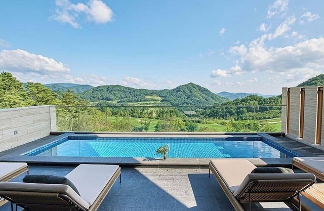 Sagewood Hong Cheon
