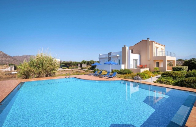 Saltwater Pool Apartment in Chania