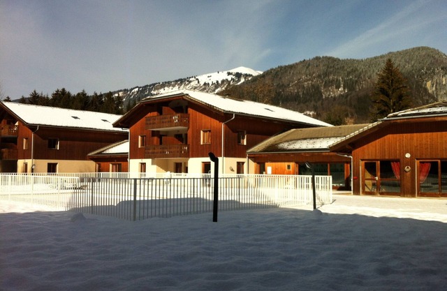 Samoens grand tétras garden level, swimming pools, sauna, park, quiet area