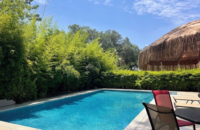 San Antonio Family Getaway: Private Pool & Backyard - 4Bed 2Bath with sunroom