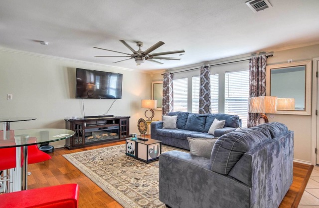 San Antonio House w/ Yard - 18 Mi to Downtown
