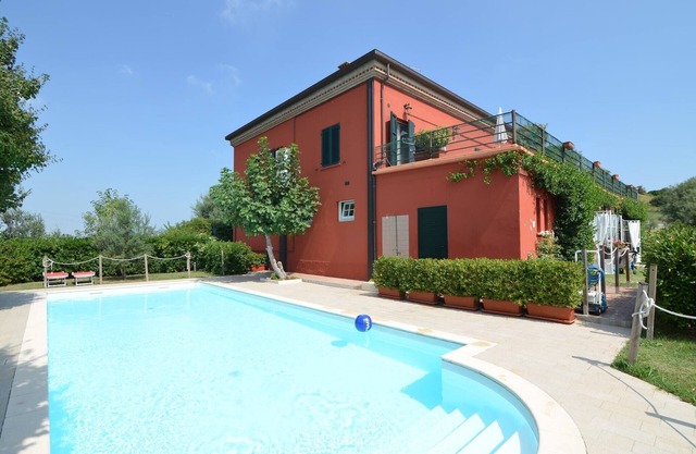 San Marino Poolside Stay