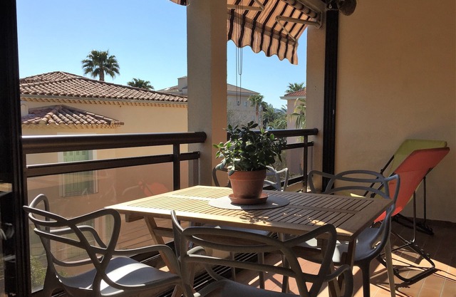SANARY Centre, Beautiful T2 200m from the beach, garage, air conditioning, fiber internet