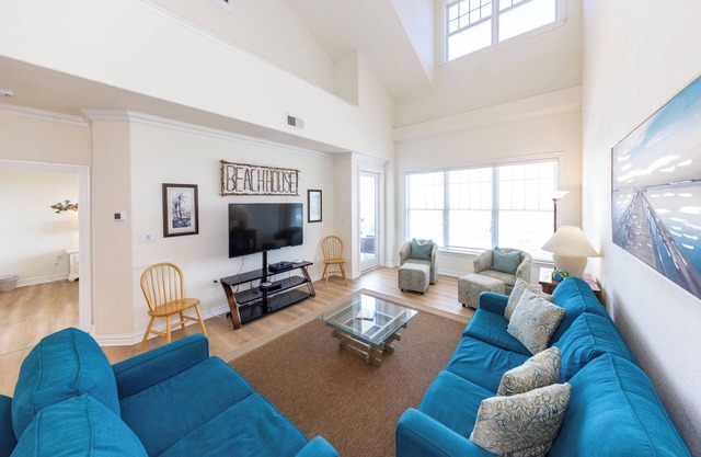 Sandbridge Dunes #402 An Ocean Pearl - Penthouse