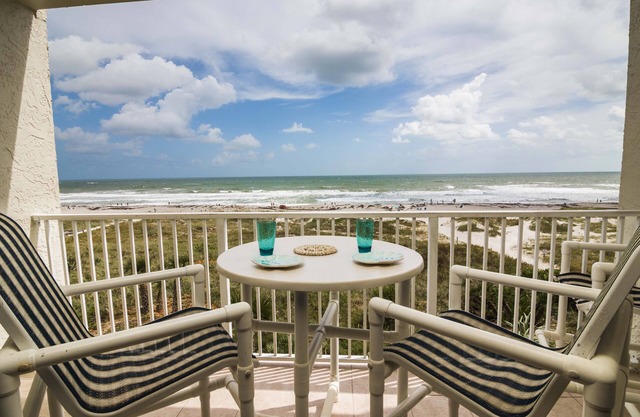 SANDCASTLES DIRECT OCEANFRONT CONDO-BEAUTIFUL CONDO-SUMMER DATES STILL AVAILABLE