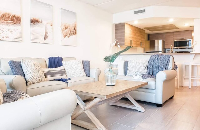 Sandpiper Place Oceanfront Condo - Heated Saltwater Pool Incredible Sunrises