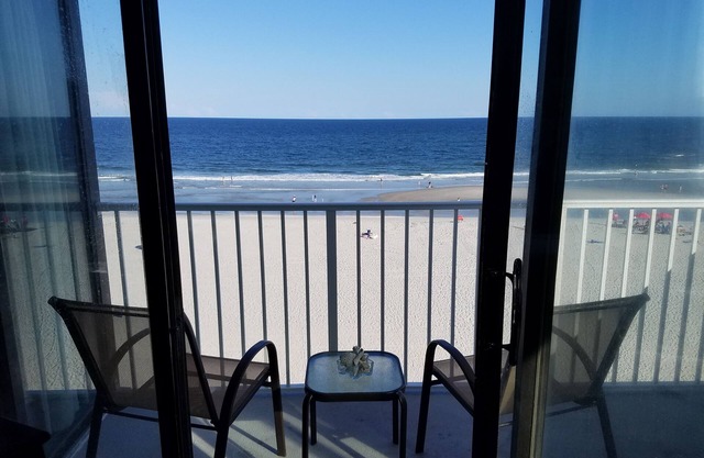 Sands Beach Club 414 2BR OCEANFRONT END UNIT, GORGEOUS VIEWS! ELECTRIC RECLINERS