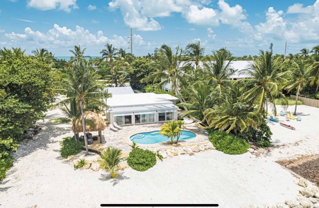 Sandy Beach Cove🏝️🏖️ Gated Private Beach Home Plus Cottage Oasis , With Dock