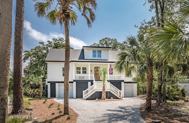 Sandy Feet Retreat - Five Bedroom House, Sleeps 15