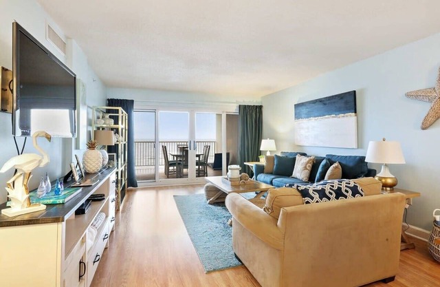 Sandy Key 635: 2 BD/2BH, 6th floor