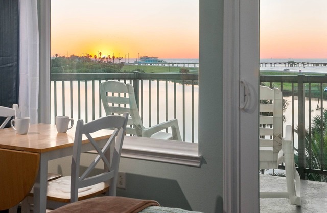 SandySmile 3-Pools Top Floor-Ocean/Pool View CLEAN