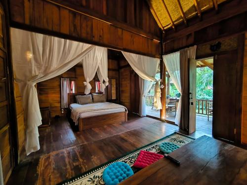 Sangeh Lodge