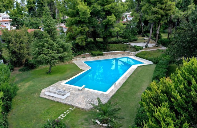 Sani Pool Beach Villa - Private Garden & Swimming Pool