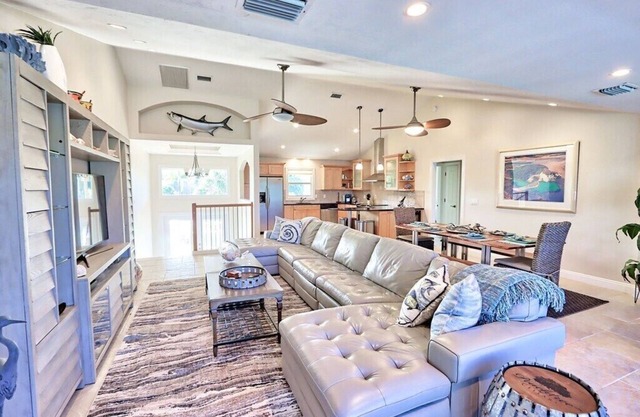 Sanibel Vibes - Relax, Unwind, and Enjoy!