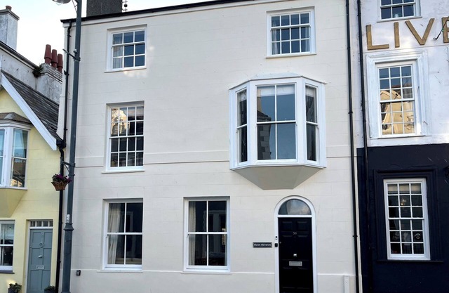 SANT SEIRIOL, family friendly, country holiday cottage in Beaumaris